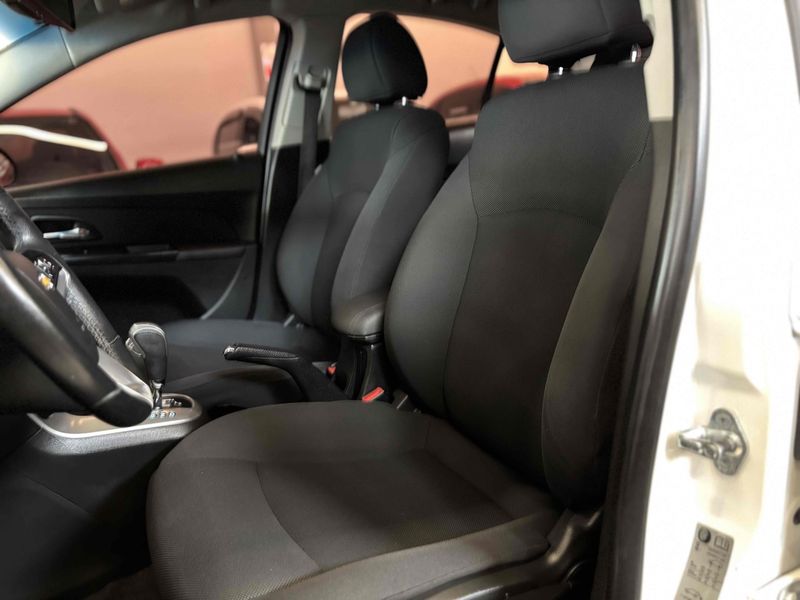 CHEVROLET CRUZE 1.8 LT 16V 2014/2014 LEHMEN VEÍCULOS VENÂNCIO AIRES / Carros no Vale