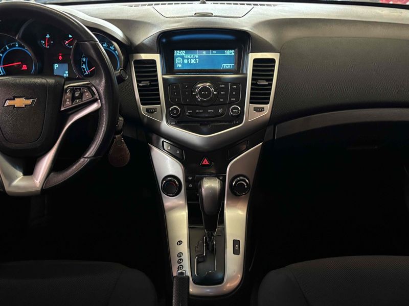 CHEVROLET CRUZE 1.8 LT 16V 2014/2014 LEHMEN VEÍCULOS VENÂNCIO AIRES / Carros no Vale