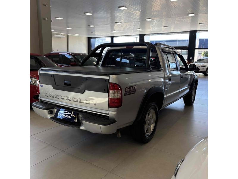 CHEVROLET S10 2.4 MPFI ADVANTAGE 4X2 CD 8V 2010/2011 LEHMEN VEÍCULOS VENÂNCIO AIRES / Carros no Vale