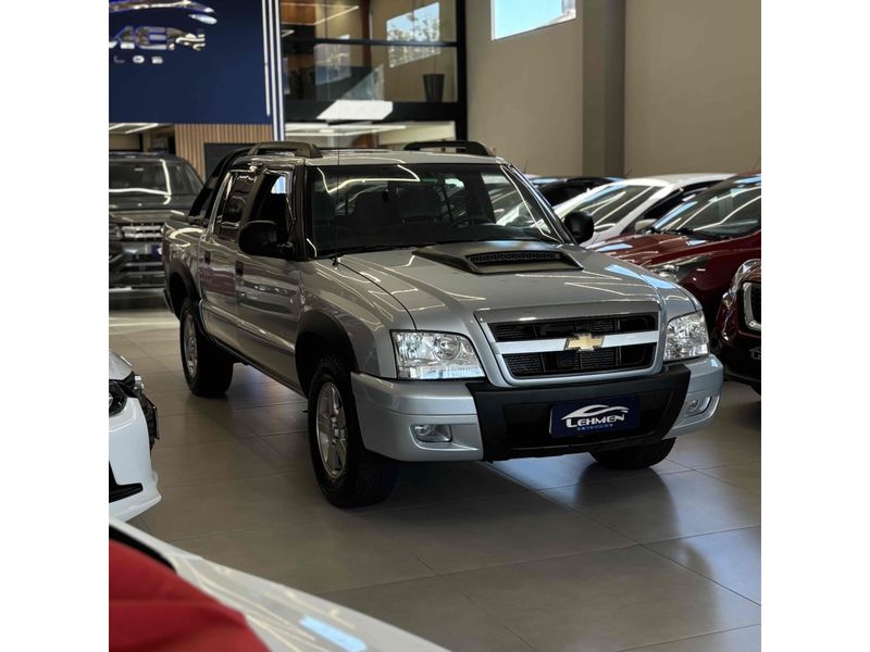 CHEVROLET S10 2.4 MPFI ADVANTAGE 4X2 CD 8V 2010/2011 LEHMEN VEÍCULOS VENÂNCIO AIRES / Carros no Vale