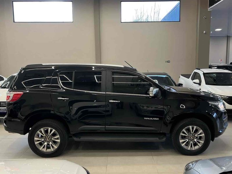 CHEVROLET TRAILBLAZER 2.8 LTZ 4X4 16V TURBO 2017/2018 LEHMEN VEÍCULOS VENÂNCIO AIRES / Carros no Vale