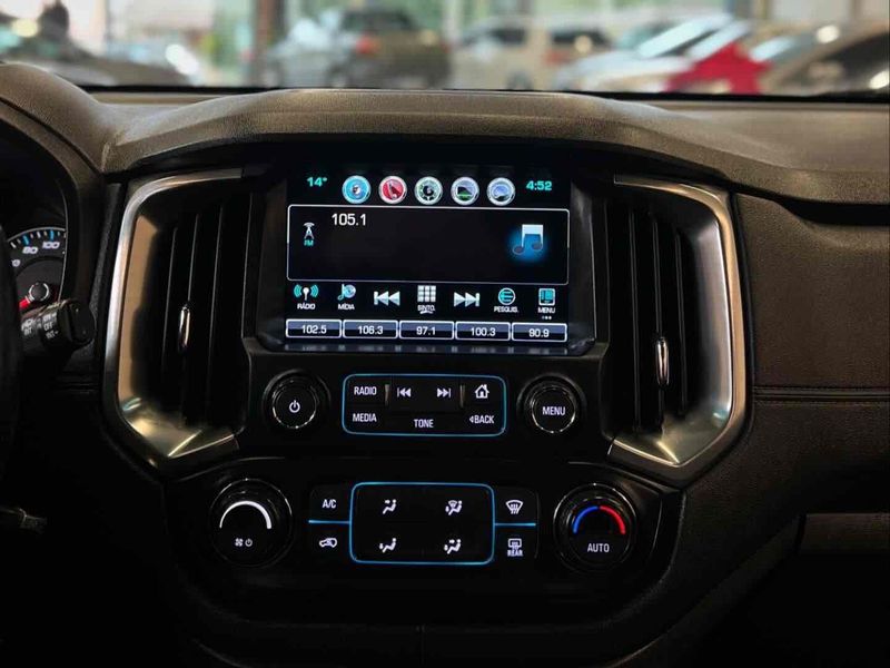 CHEVROLET TRAILBLAZER 2.8 LTZ 4X4 16V TURBO 2017/2018 LEHMEN VEÍCULOS VENÂNCIO AIRES / Carros no Vale