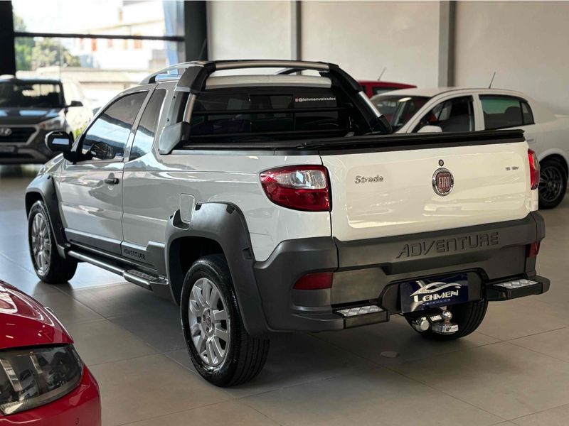 FIAT STRADA 1.8 MPI ADVENTURE CD 16V 2013/2014 LEHMEN VEÍCULOS VENÂNCIO AIRES / Carros no Vale