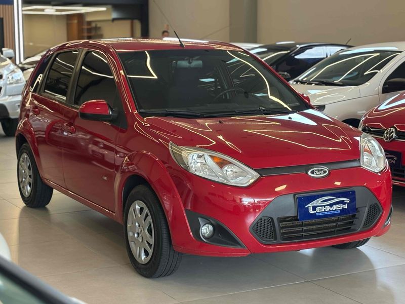 FORD FIESTA 1.0 ROCAM HATCH 8V 2014/2014 LEHMEN VEÍCULOS VENÂNCIO AIRES / Carros no Vale
