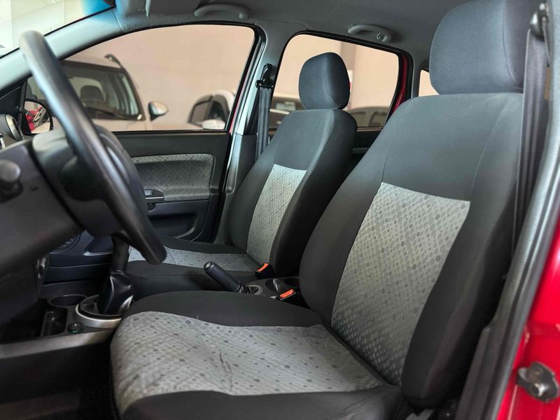 FORD FIESTA 1.0 ROCAM HATCH 8V 2014/2014 LEHMEN VEÍCULOS VENÂNCIO AIRES / Carros no Vale