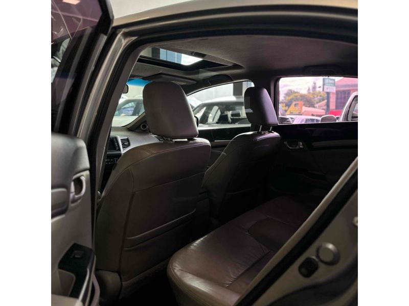 HONDA CIVIC 2.0 EXR 16V 2013/2014 LEHMEN VEÍCULOS VENÂNCIO AIRES / Carros no Vale