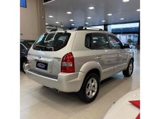 HYUNDAI TUCSON 2.0 MPFI GLS 16V 143CV 2WD 2014/2015 LEHMEN VEÍCULOS VENÂNCIO AIRES / Carros no Vale