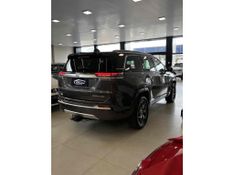 JEEP COMMANDER 2.0 TD380 TURBO OVERLAND AT9 2022/2022 LEHMEN VEÍCULOS VENÂNCIO AIRES / Carros no Vale