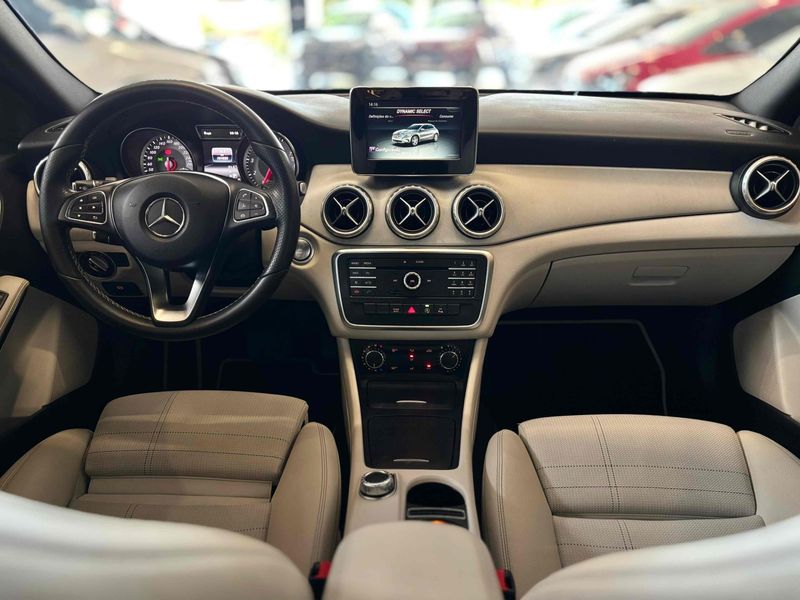 MERCEDES-BENZ GLA 200 1.6 CGI ADVANCE 16V TURBO 2016/2016 LEHMEN VEÍCULOS VENÂNCIO AIRES / Carros no Vale