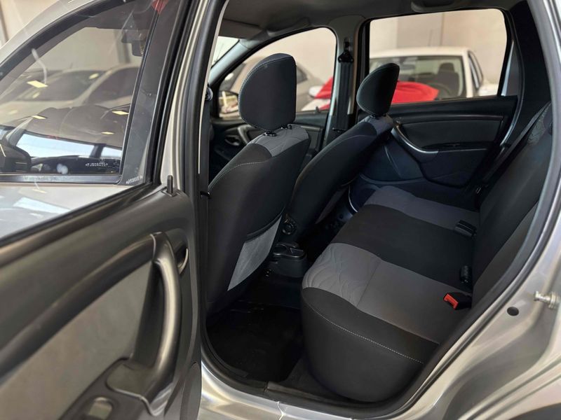 RENAULT DUSTER 2.0 DYNAMIQUE 4X2 16V 2015/2015 LEHMEN VEÍCULOS VENÂNCIO AIRES / Carros no Vale