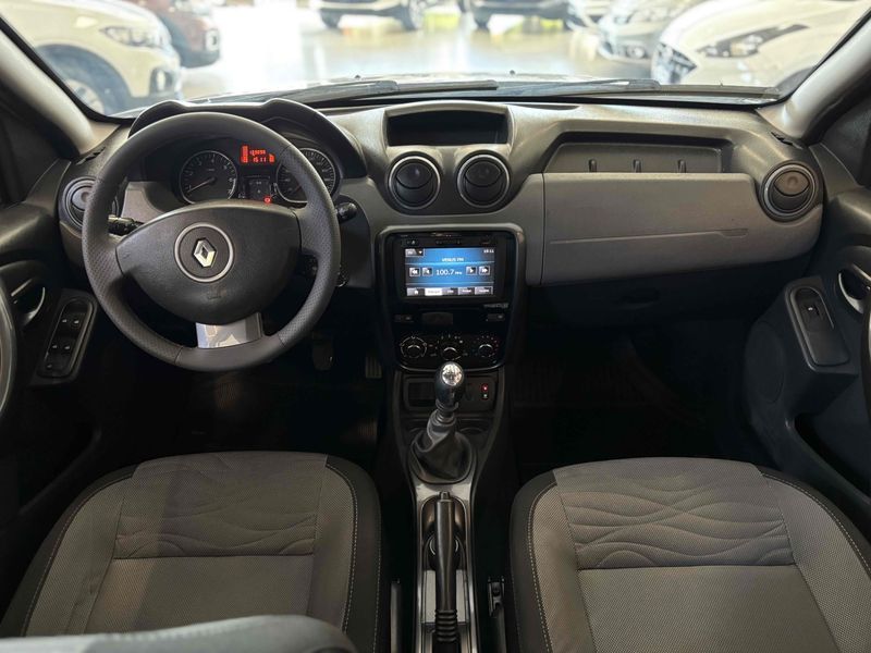 RENAULT DUSTER 2.0 DYNAMIQUE 4X2 16V 2015/2015 LEHMEN VEÍCULOS VENÂNCIO AIRES / Carros no Vale