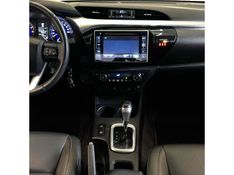 TOYOTA HILUX 2.7 SRV 4X2 CD 16V 2016/2017 LEHMEN VEÍCULOS VENÂNCIO AIRES / Carros no Vale