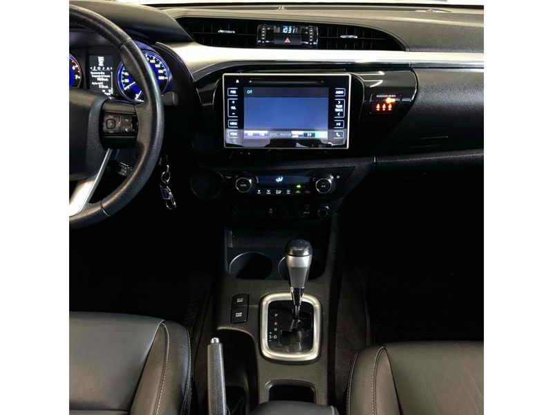 TOYOTA HILUX 2.7 SRV 4X2 CD 16V 2016/2017 LEHMEN VEÍCULOS VENÂNCIO AIRES / Carros no Vale