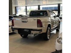 TOYOTA HILUX 2.7 SRV 4X2 CD 16V 2016/2017 LEHMEN VEÍCULOS VENÂNCIO AIRES / Carros no Vale