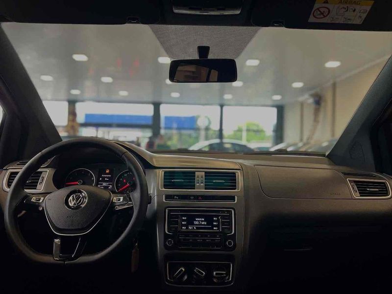 VOLKSWAGEN FOX 1.0 MPI TRACK 12V 2017/2017 LEHMEN VEÍCULOS VENÂNCIO AIRES / Carros no Vale