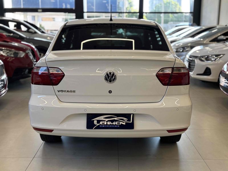 VOLKSWAGEN VOYAGE 1.6 MSI TOTALFLEX COMFORTLINE 2016/2017 LEHMEN VEÍCULOS VENÂNCIO AIRES / Carros no Vale