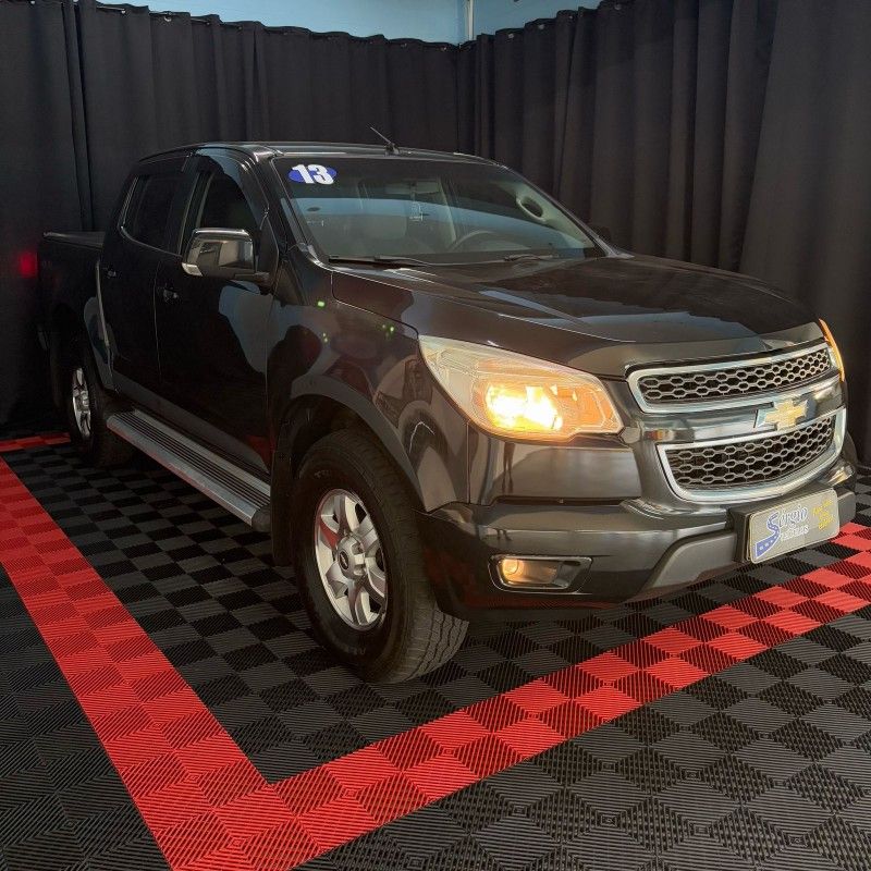 Chevrolet S10 C.DUPLA 2.8 2013/2013 SÉRGIO VEÍCULOS TEUTÔNIA / Carros no Vale
