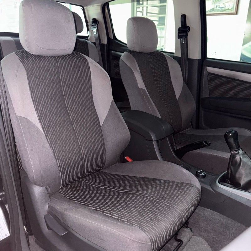 Chevrolet S10 C.DUPLA 2.8 2013/2013 SÉRGIO VEÍCULOS TEUTÔNIA / Carros no Vale