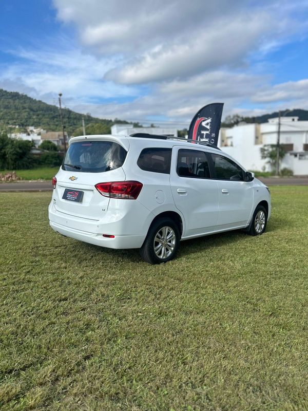 Chevrolet SPIN LT 1.8 2023/2023 SÉRGIO VEÍCULOS TEUTÔNIA / Carros no Vale
