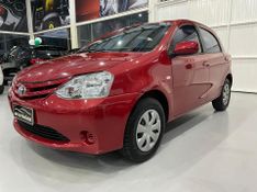 Toyota Etios 1.3 Hb Xs 16v 2012/2013 SIM AUTOMÓVEIS ROLANTE / Carros no Vale