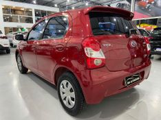 Toyota Etios 1.3 Hb Xs 16v 2012/2013 SIM AUTOMÓVEIS ROLANTE / Carros no Vale