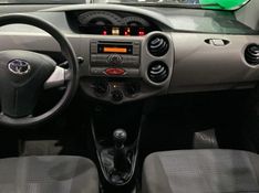 Toyota Etios 1.3 Hb Xs 16v 2012/2013 SIM AUTOMÓVEIS ROLANTE / Carros no Vale