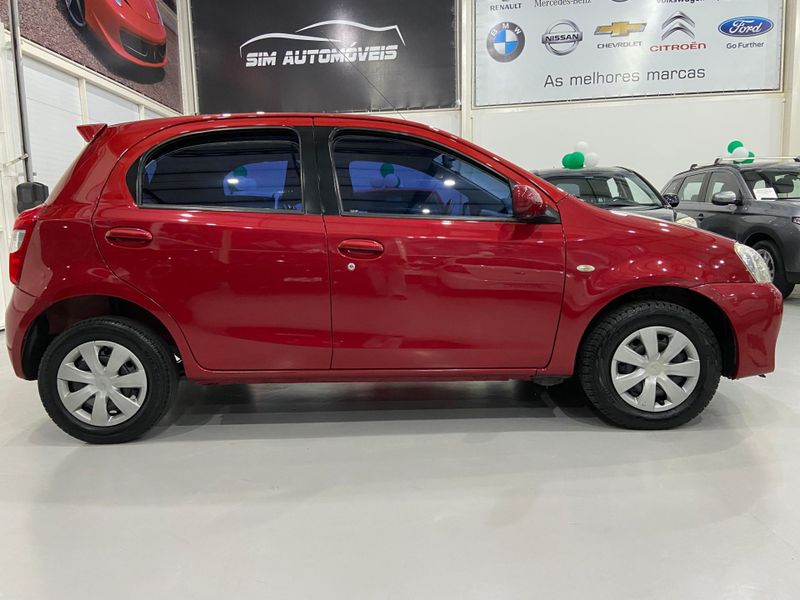 Toyota Etios 1.3 Hb Xs 16v 2012/2013 SIM AUTOMÓVEIS ROLANTE / Carros no Vale