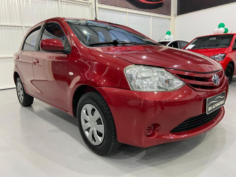 Toyota Etios 1.3 Hb Xs 16v 2012/2013 SIM AUTOMÓVEIS ROLANTE / Carros no Vale