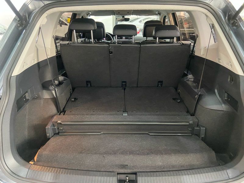 Volkswagen Tiguan Allspace Cl 2019/2019 SIM AUTOMÓVEIS ROLANTE / Carros no Vale