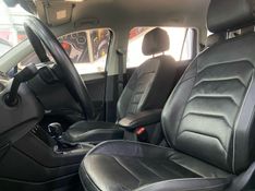 Volkswagen Tiguan Allspace Cl 2019/2019 SIM AUTOMÓVEIS ROLANTE / Carros no Vale