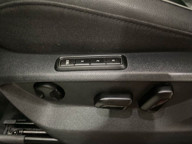 Volkswagen Tiguan Allspace Cl 2019/2019 SIM AUTOMÓVEIS ROLANTE / Carros no Vale