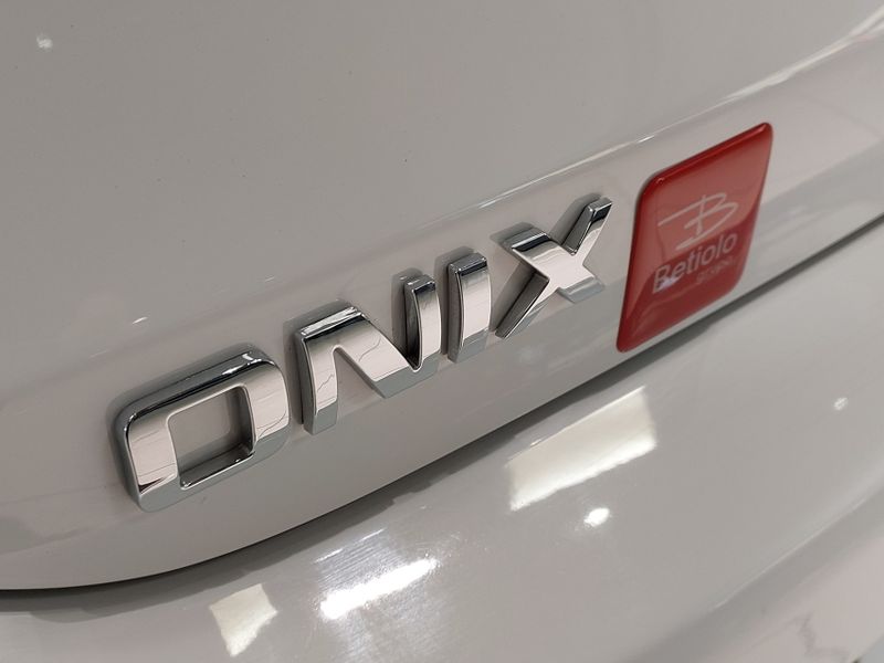 Chevrolet ONIX 1.0 FLEX LT MANUAL 2025/2025 BETIOLO NOVOS E SEMINOVOS LAJEADO / Carros no Vale