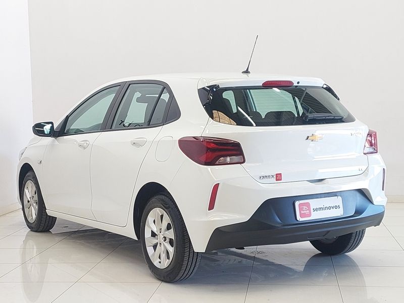Chevrolet ONIX 1.0 TURBO FLEX LT AUTOMÁTICO 2022/2023 BETIOLO NOVOS E SEMINOVOS LAJEADO / Carros no Vale
