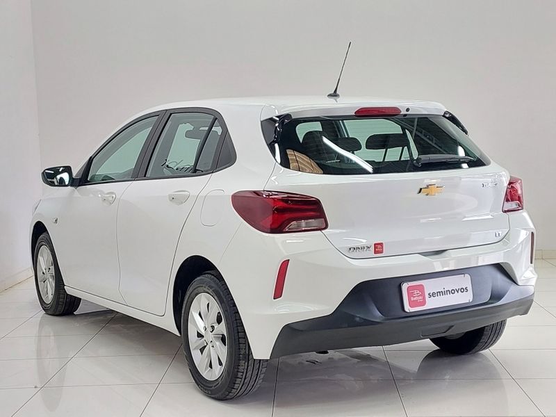 Chevrolet ONIX 1.0 TURBO FLEX LT MANUAL 2022/2023 BETIOLO NOVOS E SEMINOVOS LAJEADO / Carros no Vale
