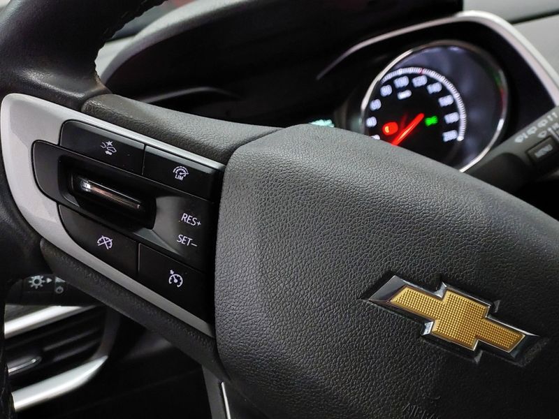 Chevrolet TRACKER 1.0 TURBO FLEX LTZ AUTOMÁTICO 2022/2023 BETIOLO NOVOS E SEMINOVOS LAJEADO / Carros no Vale