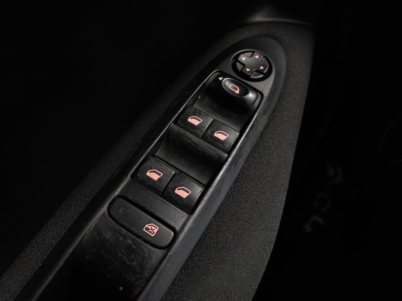 Citroen C4 LOUNGE 1.6 TENDANCE 16V TURBO FLEX 4P AUTOMÁTICO 2014/2015 BETIOLO NOVOS E SEMINOVOS LAJEADO / Carros no Vale