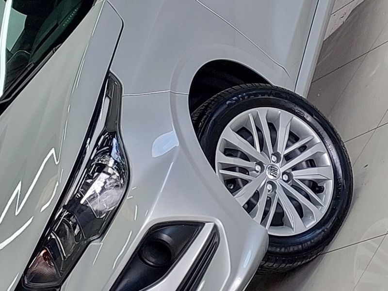 Fiat CRONOS 1.0 FIREFLY FLEX DRIVE MANUAL 2023/2024 BETIOLO NOVOS E SEMINOVOS LAJEADO / Carros no Vale