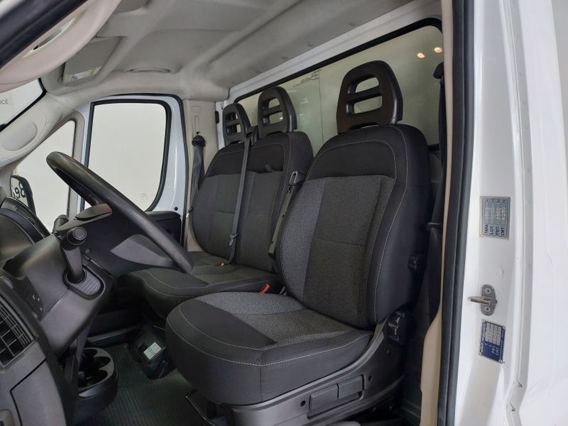 Fiat DUCATO 2.3 MULTIJET DIESEL CHASSI MANUAL 2020/2020 BETIOLO NOVOS E SEMINOVOS LAJEADO / Carros no Vale