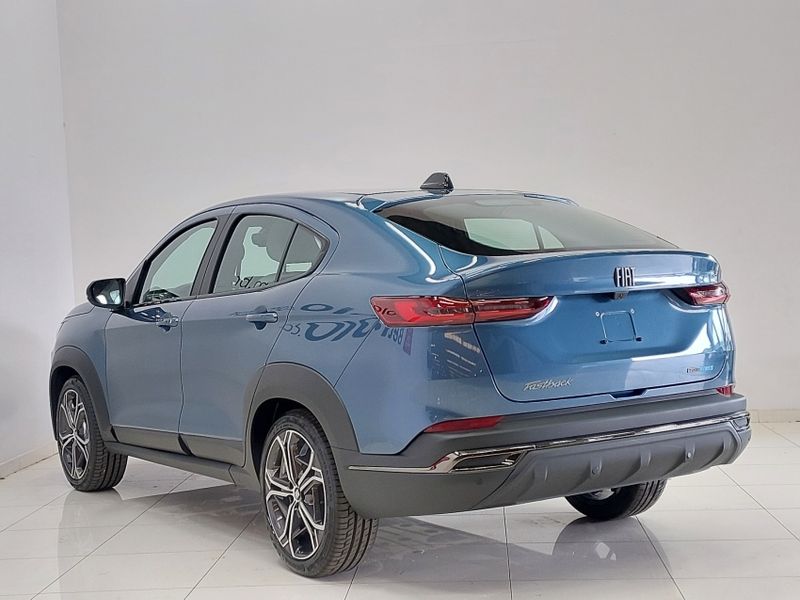 Fiat FASTBACK 1.0 TURBO 200 IMPETUS HYBRID CVT 2025/2025 BETIOLO NOVOS E SEMINOVOS LAJEADO / Carros no Vale