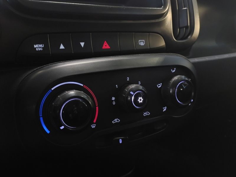 Fiat MOBI 1.0 EVO FLEX LIKE MANUAL 2022/2023 BETIOLO NOVOS E SEMINOVOS LAJEADO / Carros no Vale