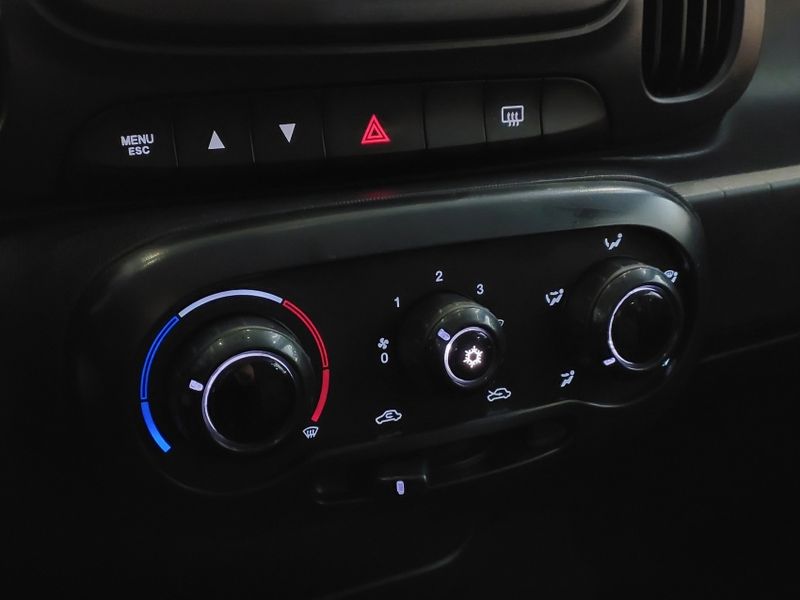 Fiat MOBI 1.0 EVO FLEX LIKE MANUAL 2023/2023 BETIOLO NOVOS E SEMINOVOS LAJEADO / Carros no Vale