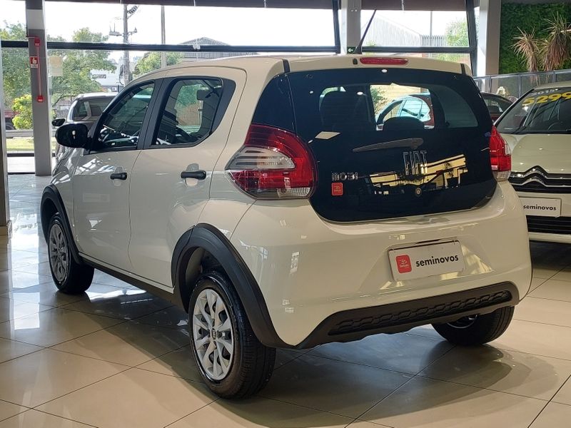 Fiat MOBI 1.0 EVO FLEX LIKE MANUAL 2022/2023 BETIOLO NOVOS E SEMINOVOS LAJEADO / Carros no Vale