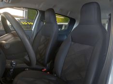 Fiat MOBI 1.0 EVO FLEX LIKE MANUAL 2022/2023 BETIOLO NOVOS E SEMINOVOS LAJEADO / Carros no Vale
