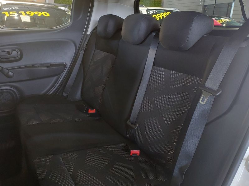 Fiat MOBI 1.0 EVO FLEX LIKE MANUAL 2022/2023 BETIOLO NOVOS E SEMINOVOS LAJEADO / Carros no Vale