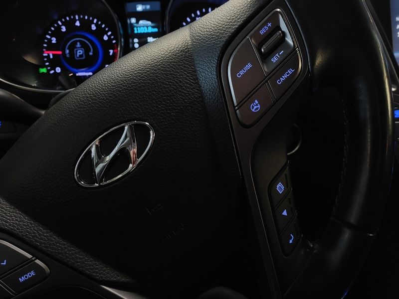 Hyundai SANTA FÉ 3.3 MPFI 4X4 V6 270CV GASOLINA 4P AUTOMÁTICO 2013/2014 BETIOLO NOVOS E SEMINOVOS LAJEADO / Carros no Vale