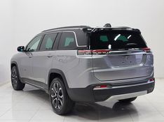 JEEP COMMANDER 1.3 T270 TURBO FLEX LIMITED AT6 2025/2025 BETIOLO NOVOS E SEMINOVOS LAJEADO / Carros no Vale