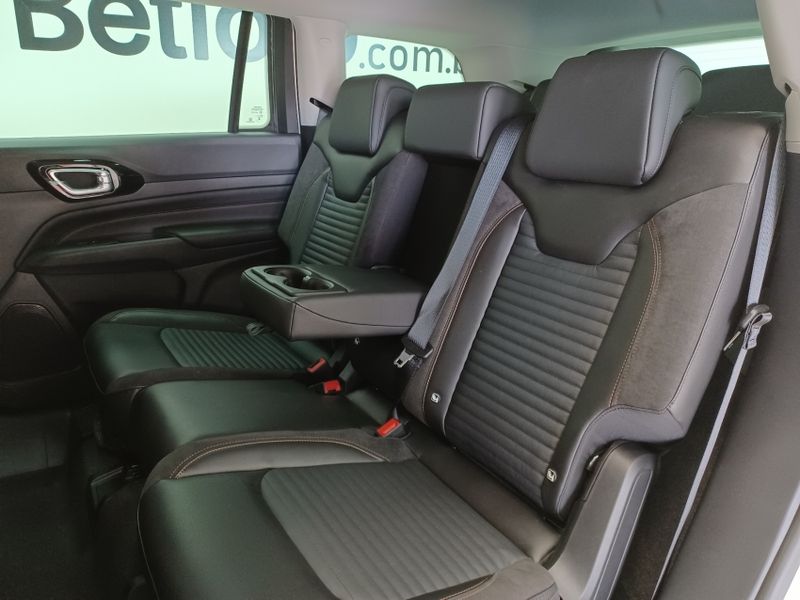 JEEP COMMANDER 1.3 T270 TURBO FLEX LIMITED AT6 2025/2025 BETIOLO NOVOS E SEMINOVOS LAJEADO / Carros no Vale