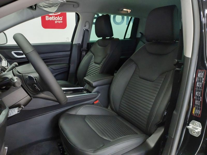 JEEP COMMANDER 1.3 T270 TURBO FLEX LONGITUDE AT6 2025/2025 BETIOLO NOVOS E SEMINOVOS LAJEADO / Carros no Vale