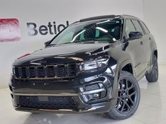 JEEP COMMANDER 2.0 HURRICANE 4 TURBO GASOLINA BLACKHAWK AT9 2025/2025 BETIOLO NOVOS E SEMINOVOS LAJEADO / Carros no Vale