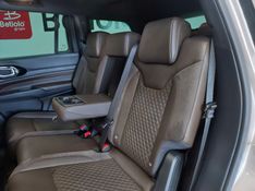 JEEP COMMANDER 2.0 TD380 TURBO DIESEL OVERLAND AT9 2022/2022 BETIOLO NOVOS E SEMINOVOS LAJEADO / Carros no Vale